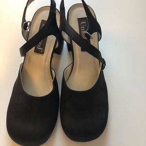 Black small heel unlisted brand  shoe